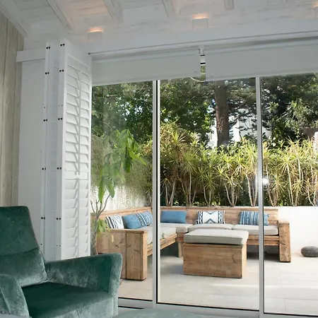 2 Bedroom Luxury Inside Puente Romano Apartament
