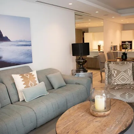2 Bedroom Luxury Inside Puente Romano Marbella